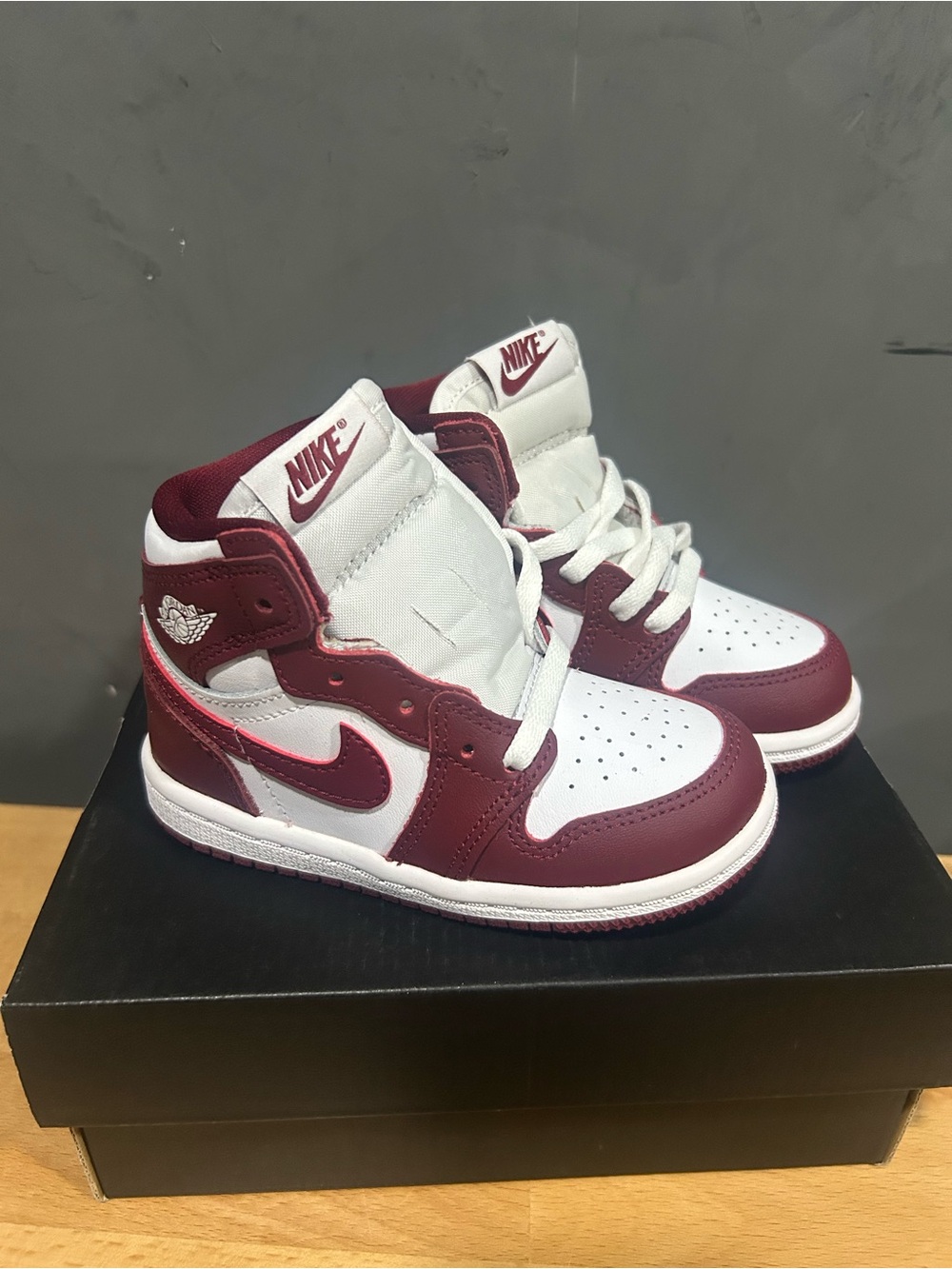 Nike Jordan 1 Retro High OG White/ Team Red size 7C